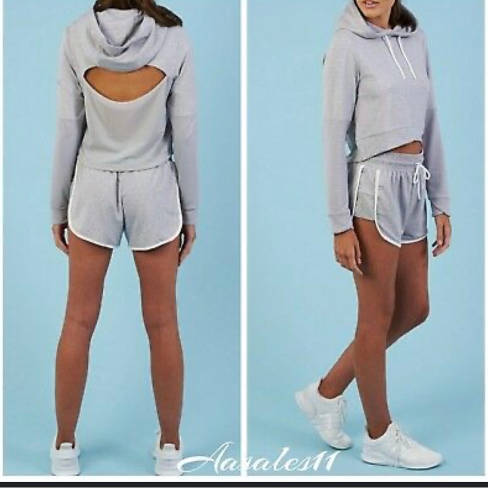 COPY - 💙Gymshark Niki Blackketter Crop Hoodie💙
